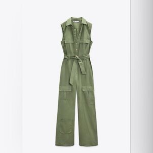 Beautiful Olive Green Jumpsuit
Straight Leg/ Khaki